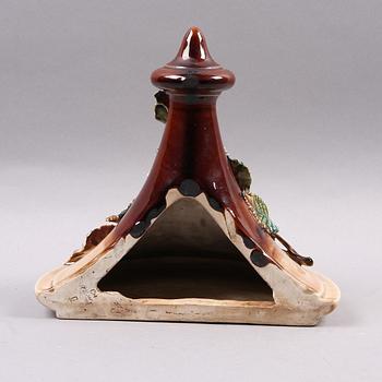 KONSOL, majolika, Rörstarnd, sent 1800-tal.