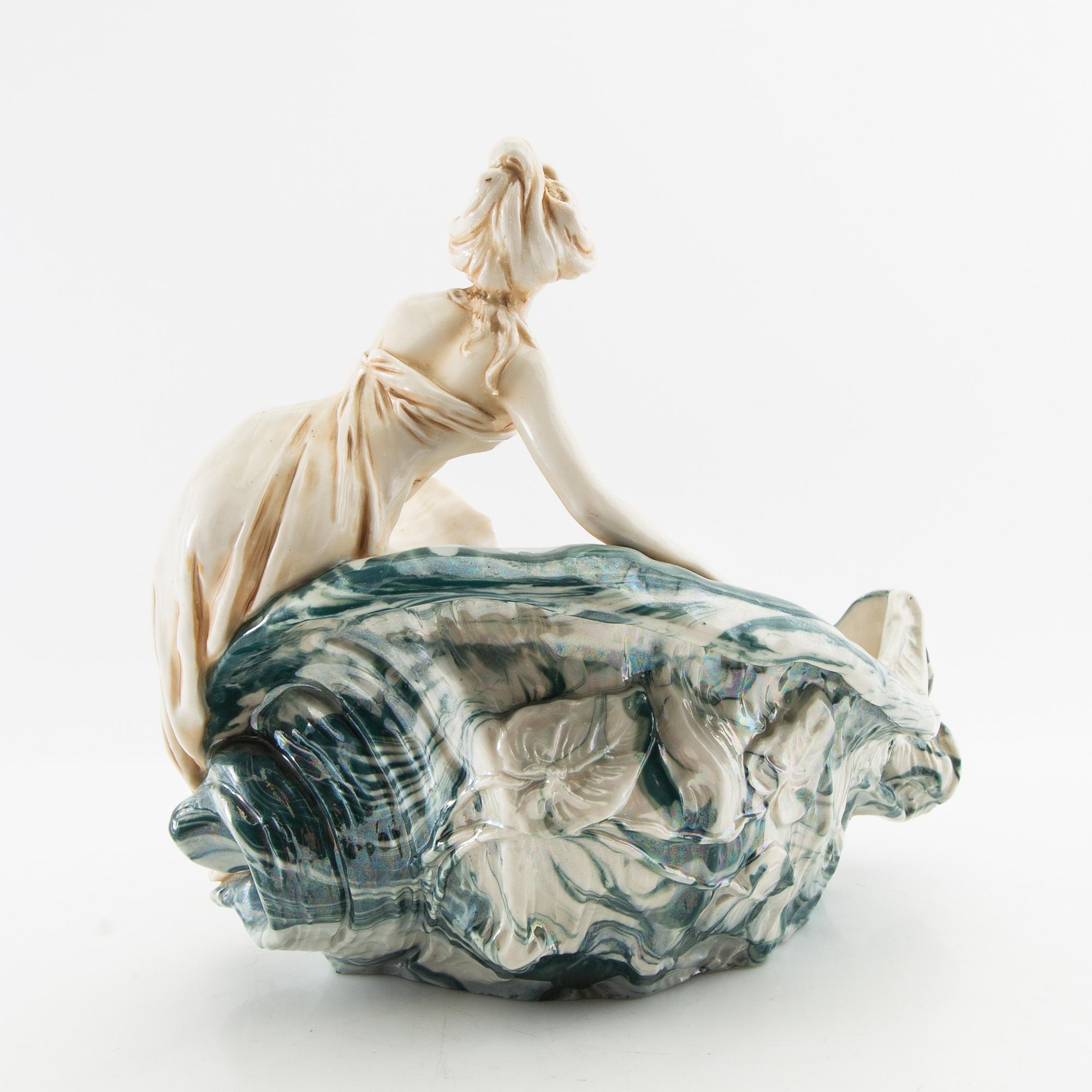 Bowl Royal Dux Bohemia early 20th century porcelain.