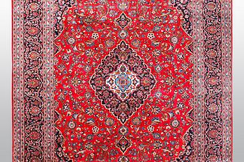 A carpet, Kashan, ca 384 x 295 cm.