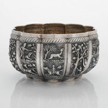 A silver bowl, India around 1900/ first half of the 20th century.