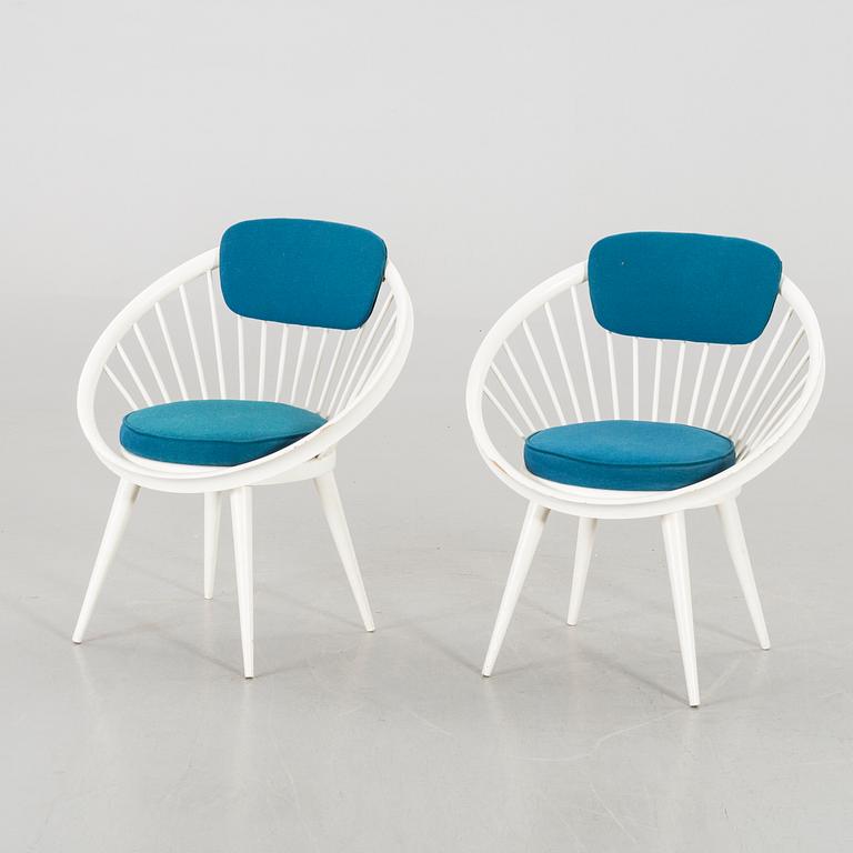 A PAIR OF "CIRCLE" CHAIRS, second half of 20th century.