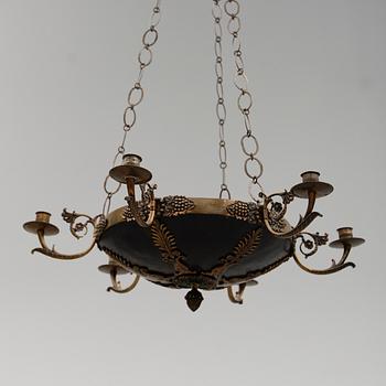 AMPEL, mässing, empirestil, 1800-talets andra hälft. Höjd ca 82 cm.
