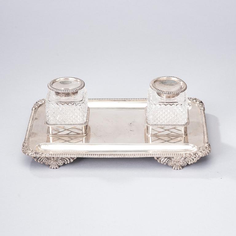 BLÄCKSTÄLL, sterling silver och glas, Walter & John II Barnard, London 1888-89.