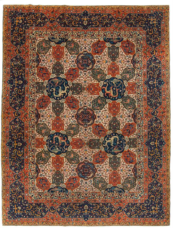 A CARPET, A SEMI-ANTIQUE TABRIZ PETAG, 396,5 x 305,5 cm.