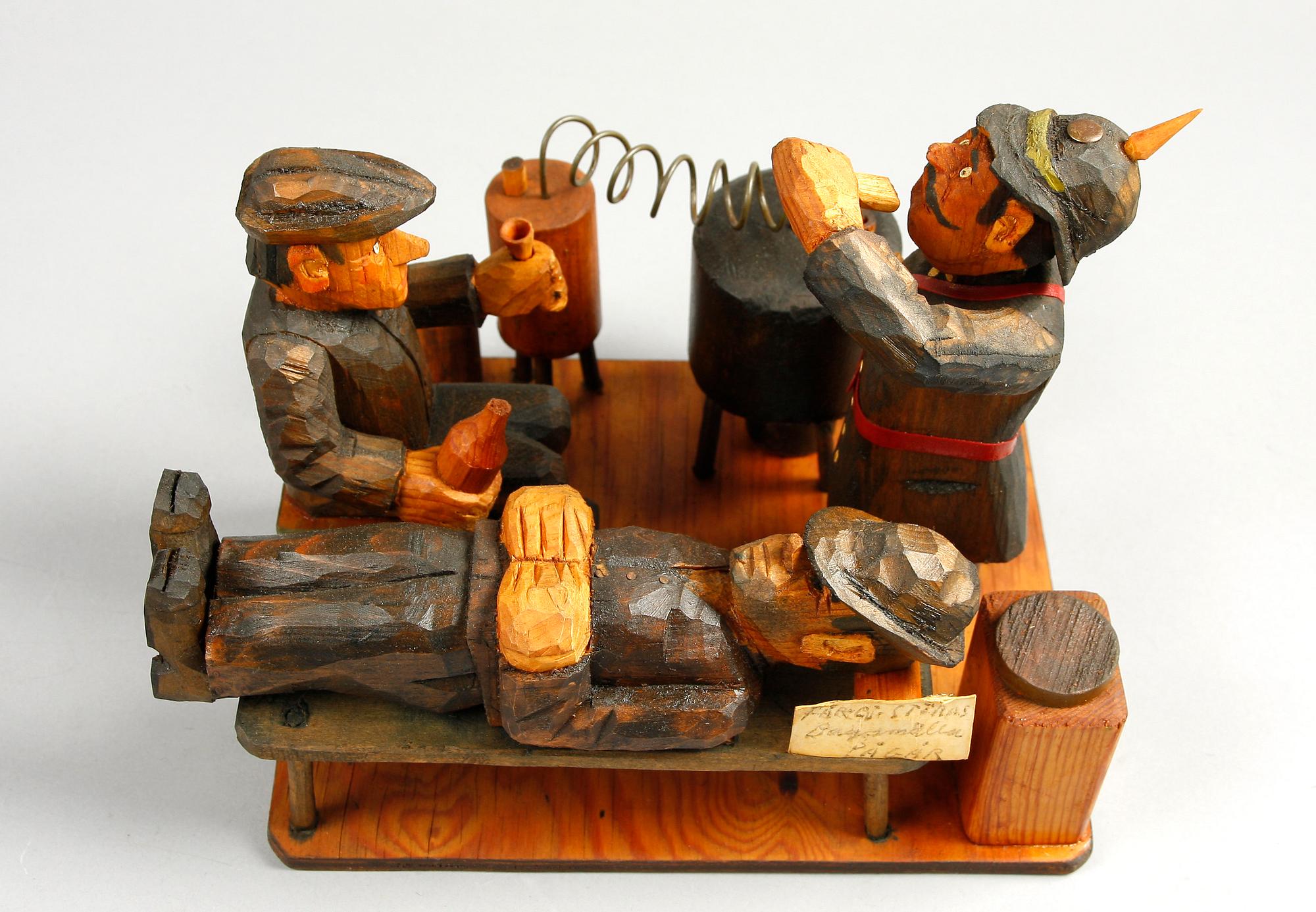 SKULPTUR, trä, sign G. Larsson Bjärred- 79.