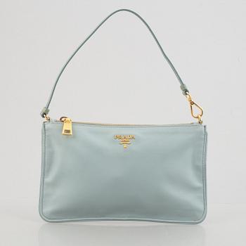 Prada, bag/clutch.