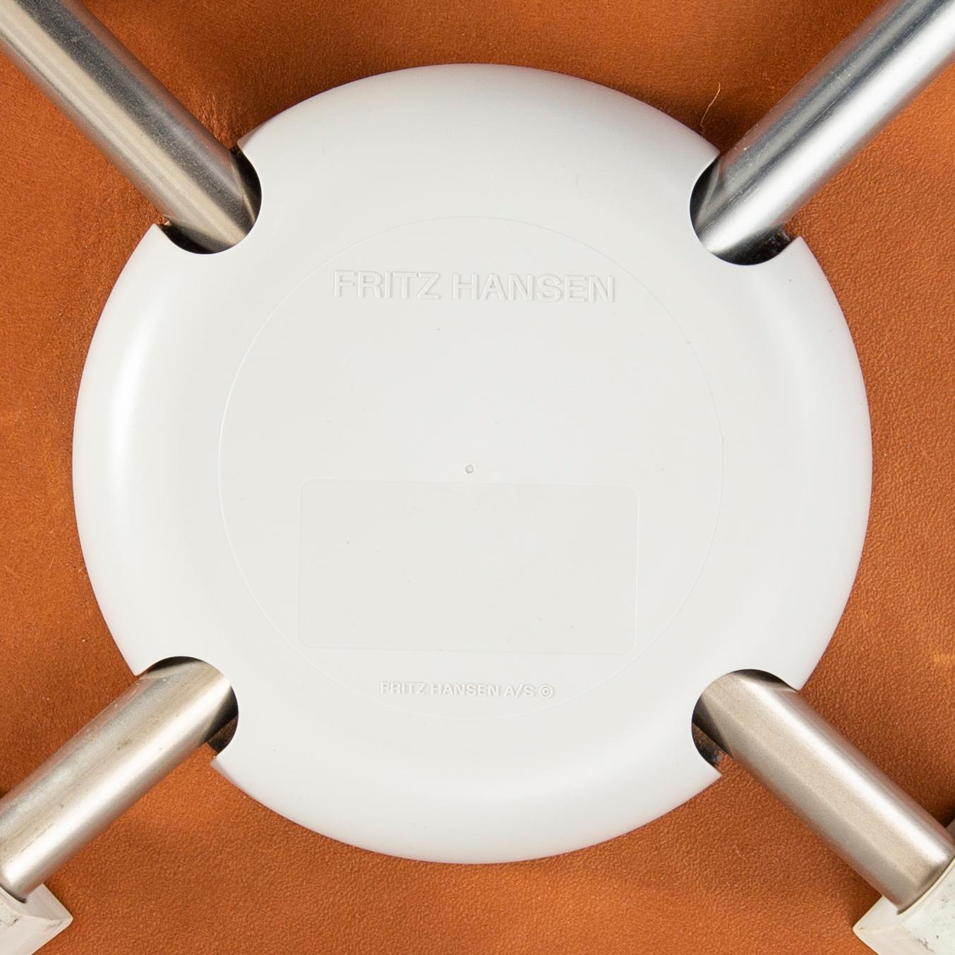 Arne Jacobsen a set of six Sjuan chairs, for Fritz Hansen Denmark, later part of the 20th century.