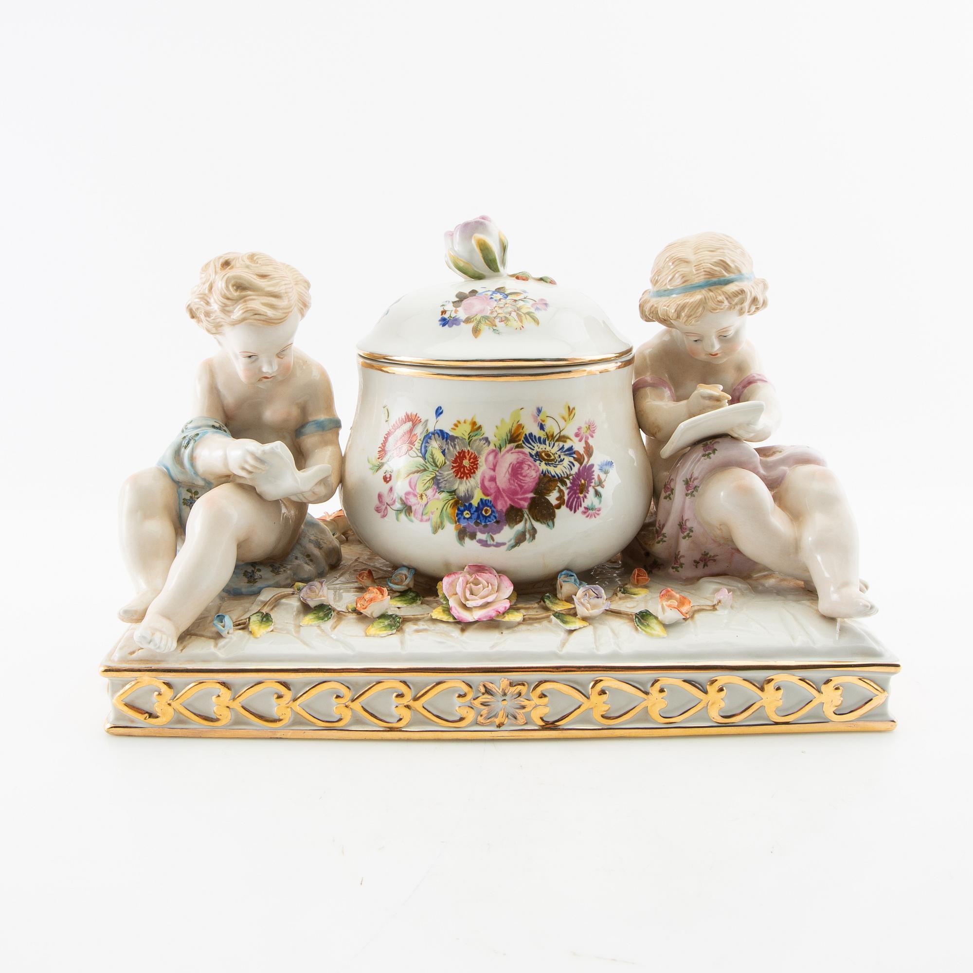 Urn with lid Germany Rococo style mid-20th century porcelain.