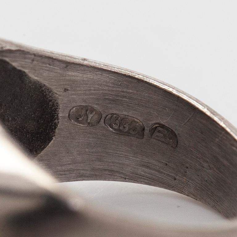 Ring, briljantslipade diamanter, 14K vitguld, 2006.