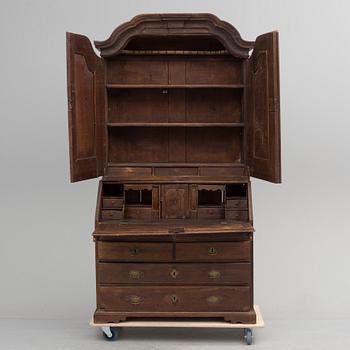 An 18 th century rococo cabinett.