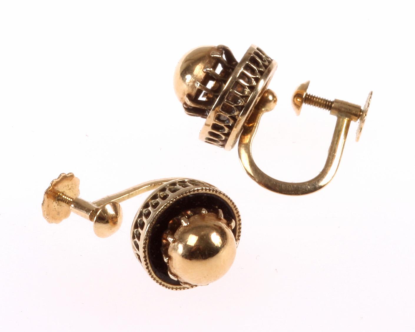 ÖRHÄNGE, 18 k guld med svart emalj. 1800/1900-tal.