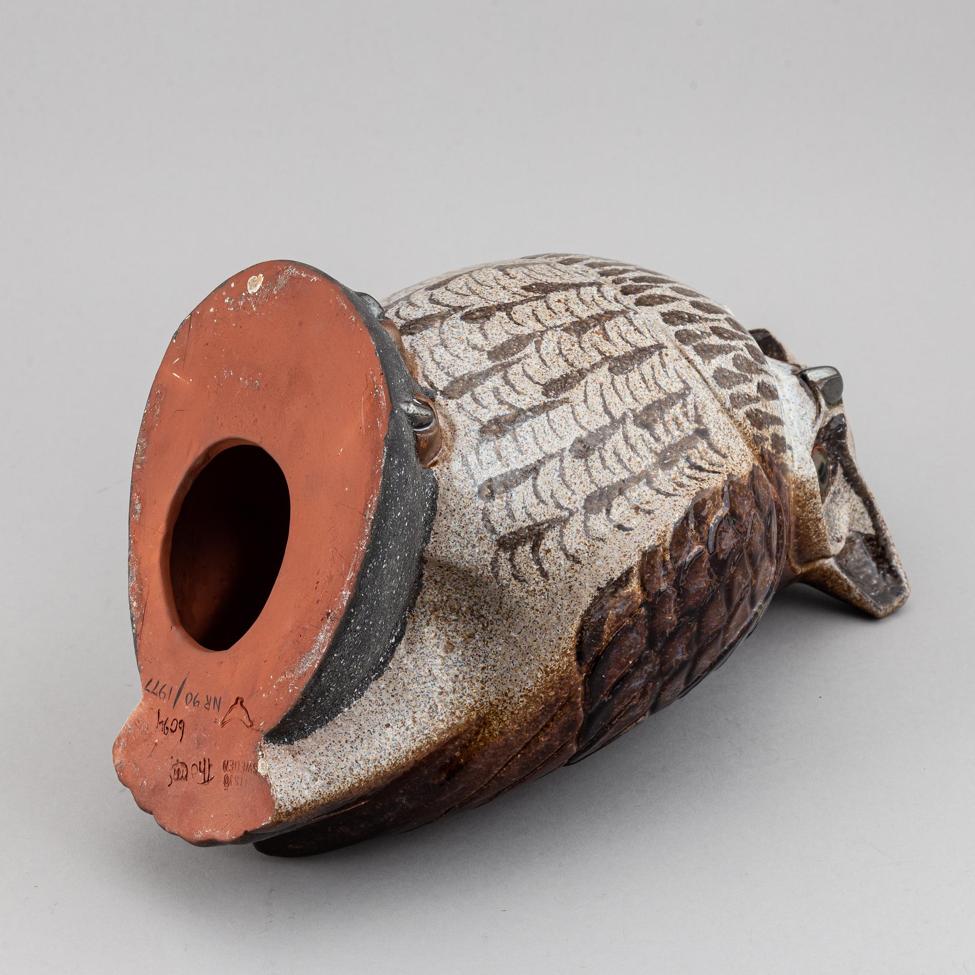 Thomas Hellström, a ceramic sculpture of an owl, for Nittsjö.