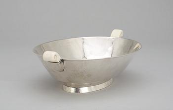 A Norwegian silver bowl imported by E.O.Möller, Malmö 1931.