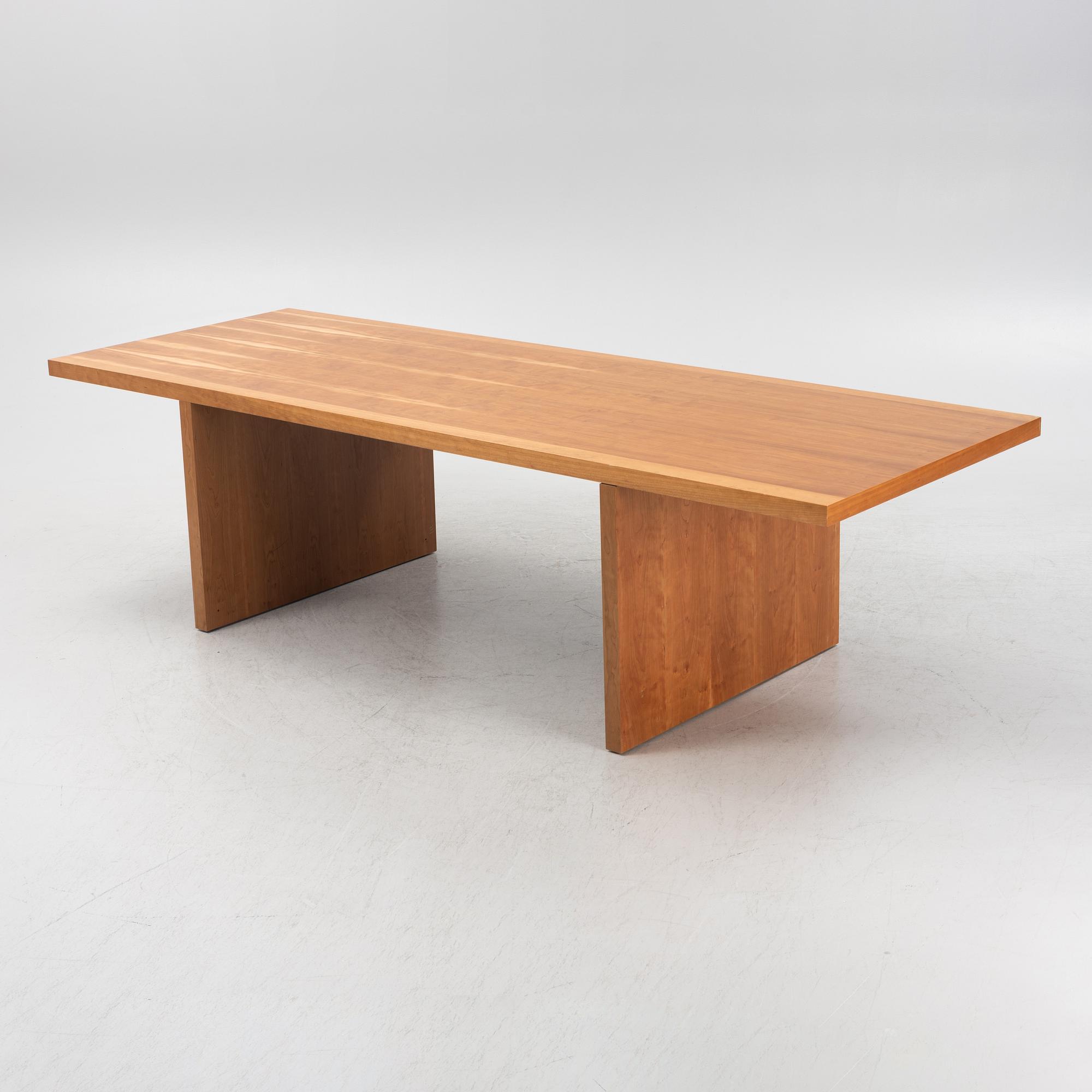 Joyn Studios, dining table.