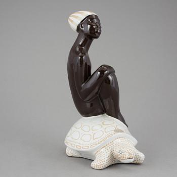 FIGURIN, lergods. Mari Simmulson, Upsala Ekeby, 1950-/60-tal.