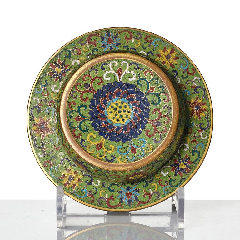 Kärl, cloisonne. Sen Mingdynasti.