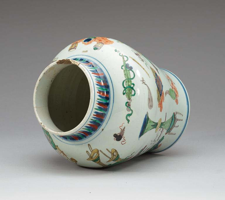 A Transitional wucai jar, 17th Century.