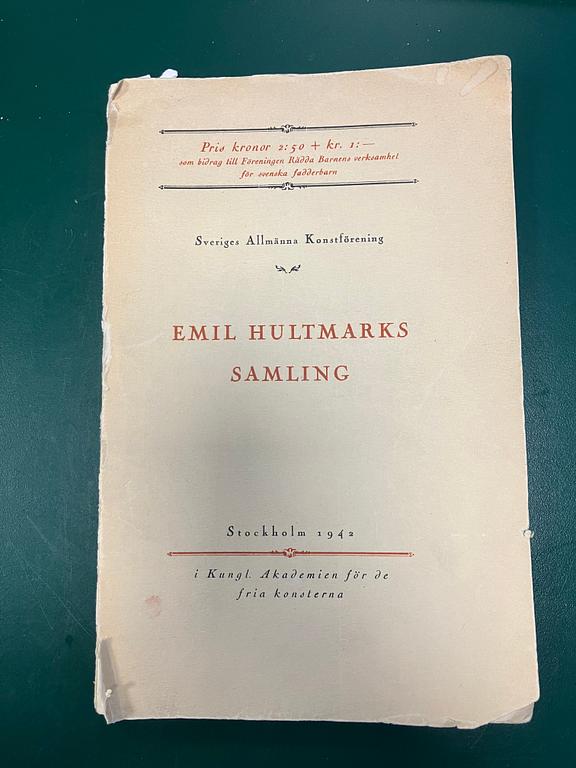 A Jun glazed dish with a purple splash in the shape of a crescent moon, Jin/Yuandynasty.