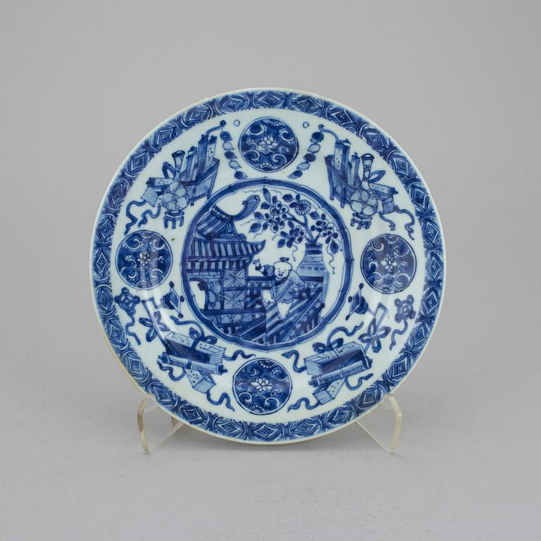 TALLRIK, porslin, Qingdynastin, Kangxi (1662-1722).