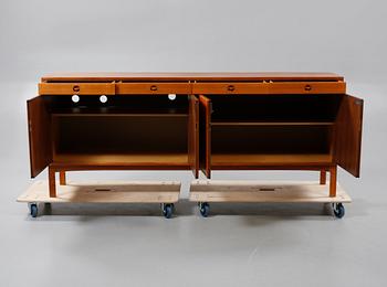 SIDEBOARD, Skaraborgs Möbelindustri, omkring 1900-talets mitt.