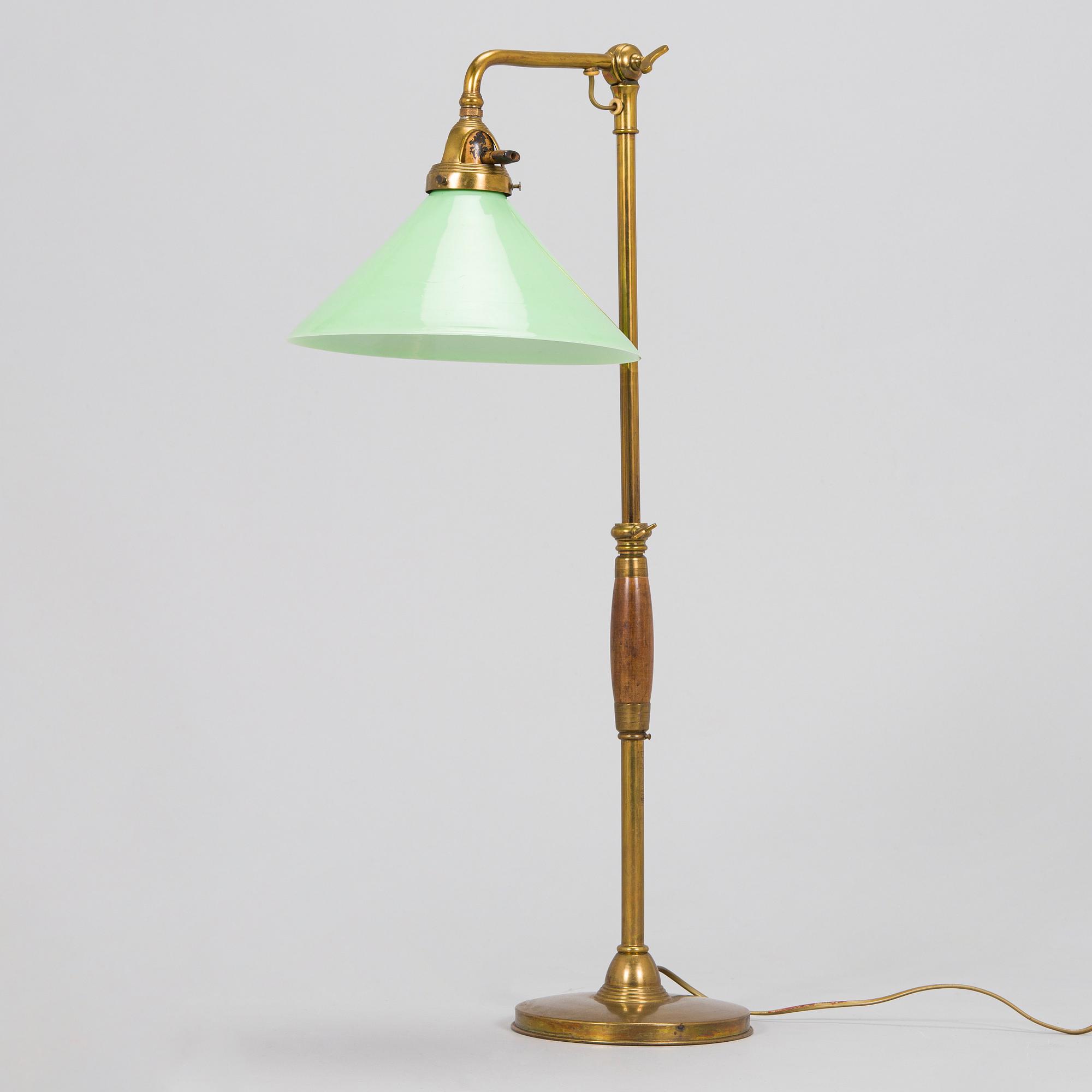 Pöytävalaisin / kirjoituspöydänvalaisin, noin 1900.