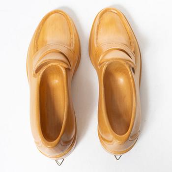 Alphonso Bini, shoes, a pair, wood, trompe l'œil, Florence, Italy, 1980s.