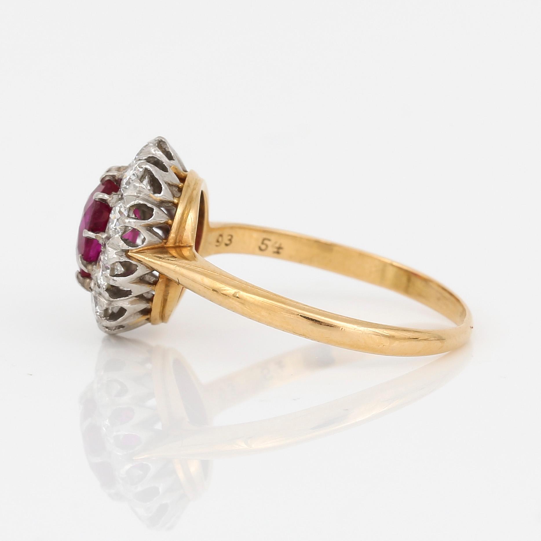RING, 18K guld med ovalslipad rubin, ca 0,93 ct och  diamanter, tot ca 0,54 ct, Stockholm, 1936. Total vikt ca 2,66 g.