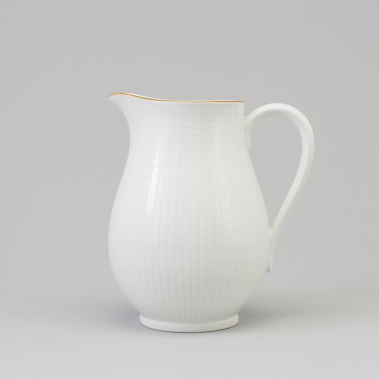 LOUISE ADELBORG, kaffeservis, 44 delar, "Swedish Grace", med guldkant, Rörstrand.