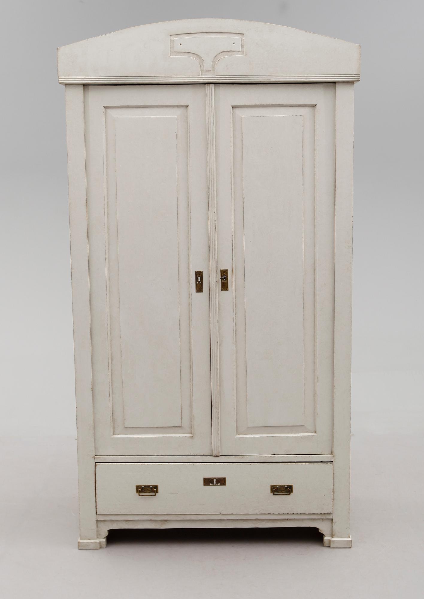 KLÄDSKÅP, tidigt 1900-tal.