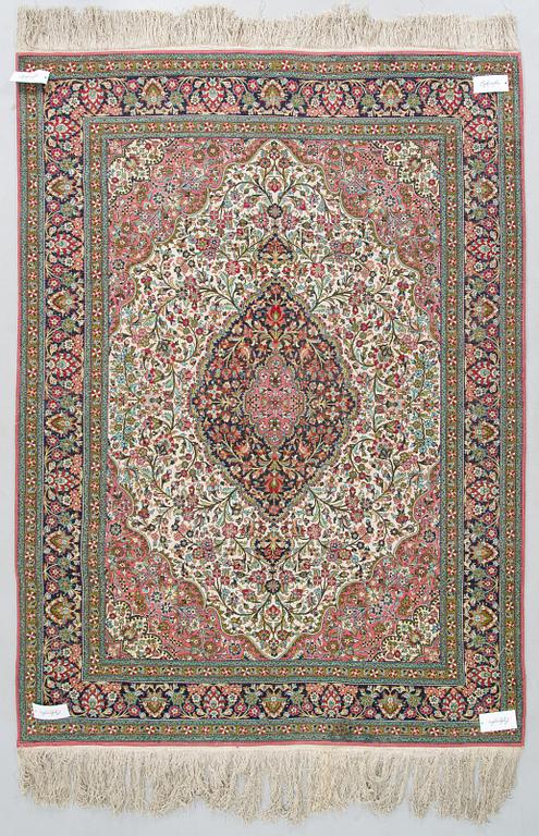 Matta, silke Ghom, centrala Persien, ca 205 x 145 cm.