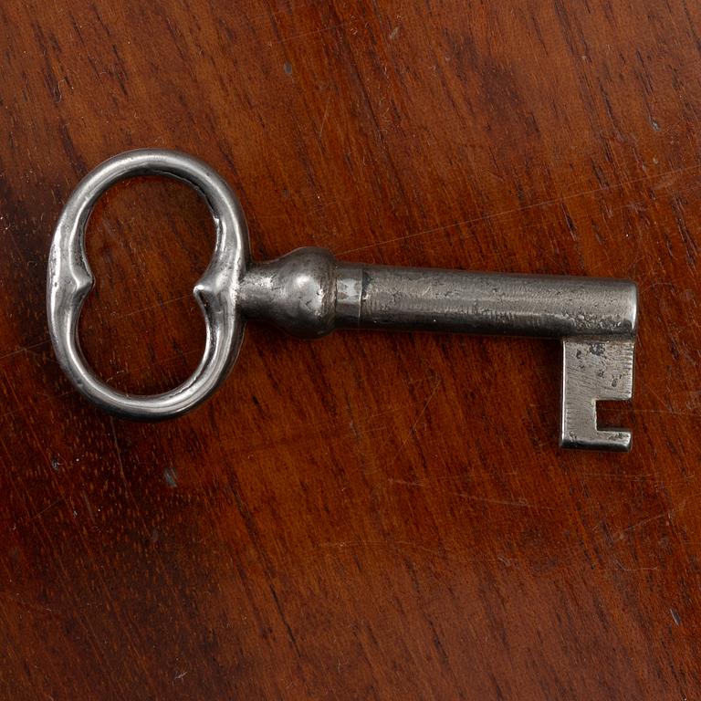 Chest of drawers, Gustavian style, circa 1900.