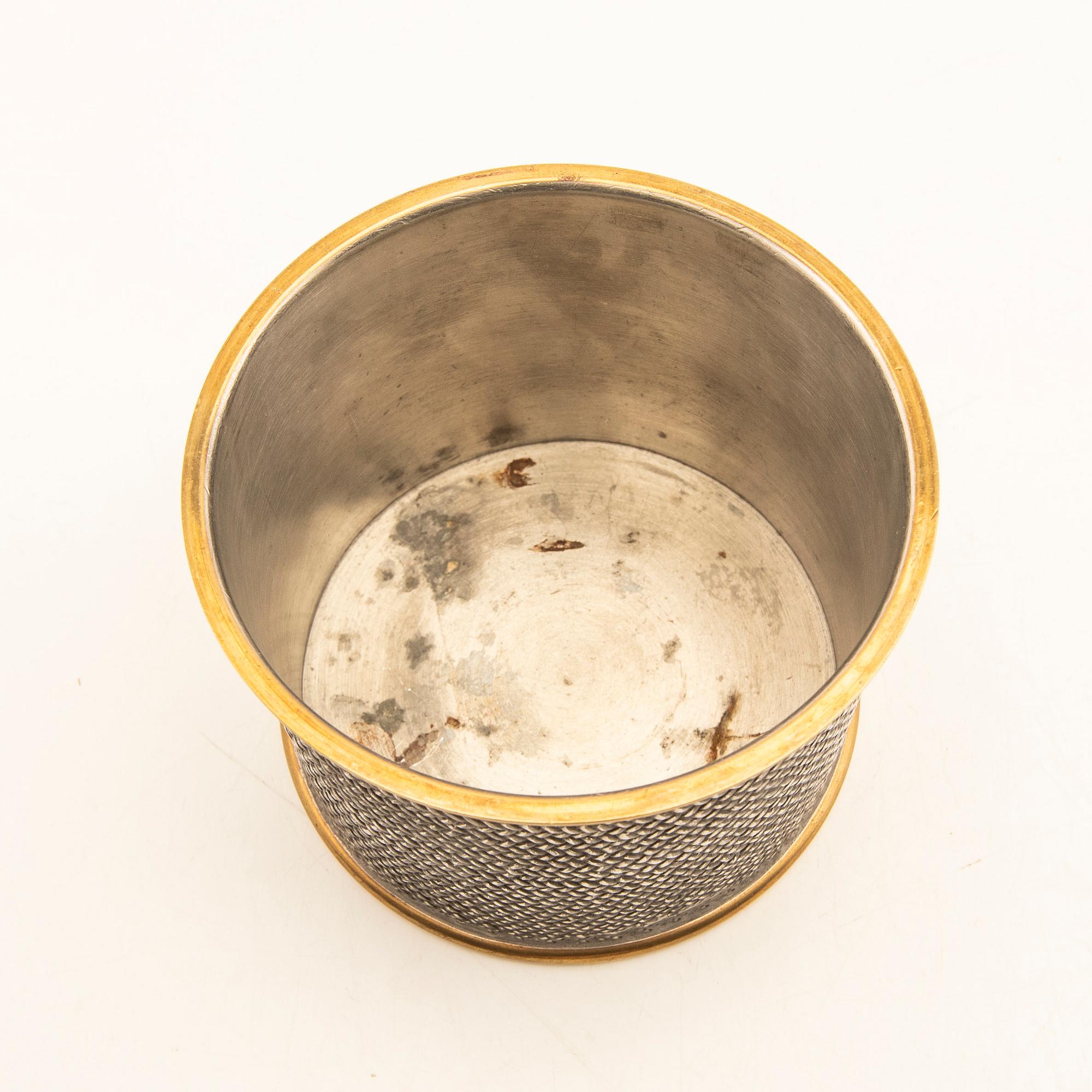 Estrid Ericson, tobacco box with lid, modell A2273, Firma Svenskt Tenn, Stockholm 1948.