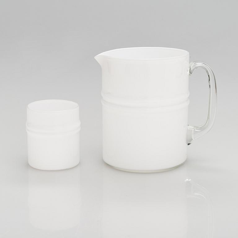 Timo Sarpaneva, set of 14 drinking glasses and a jug, 'Ripple' 2054 for Iittala.
