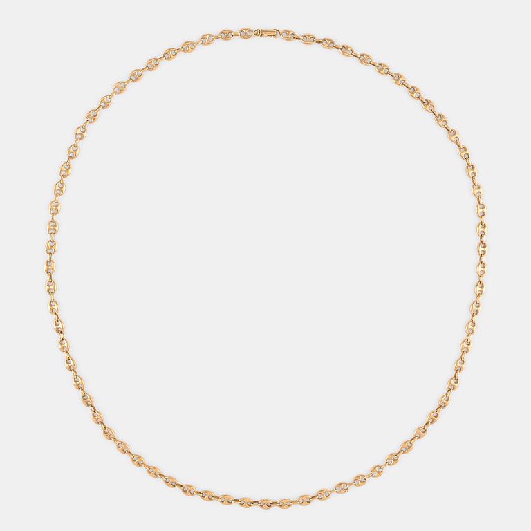 An 18K gold necklace.