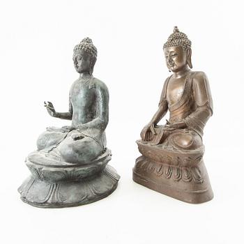 Buddhor 2 st Ostasien 1900-tal metall.