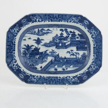 A Chinese blue and white tureen dish and two dishes, Qing dynasty, Qianlong (1736-95) and around 1800.