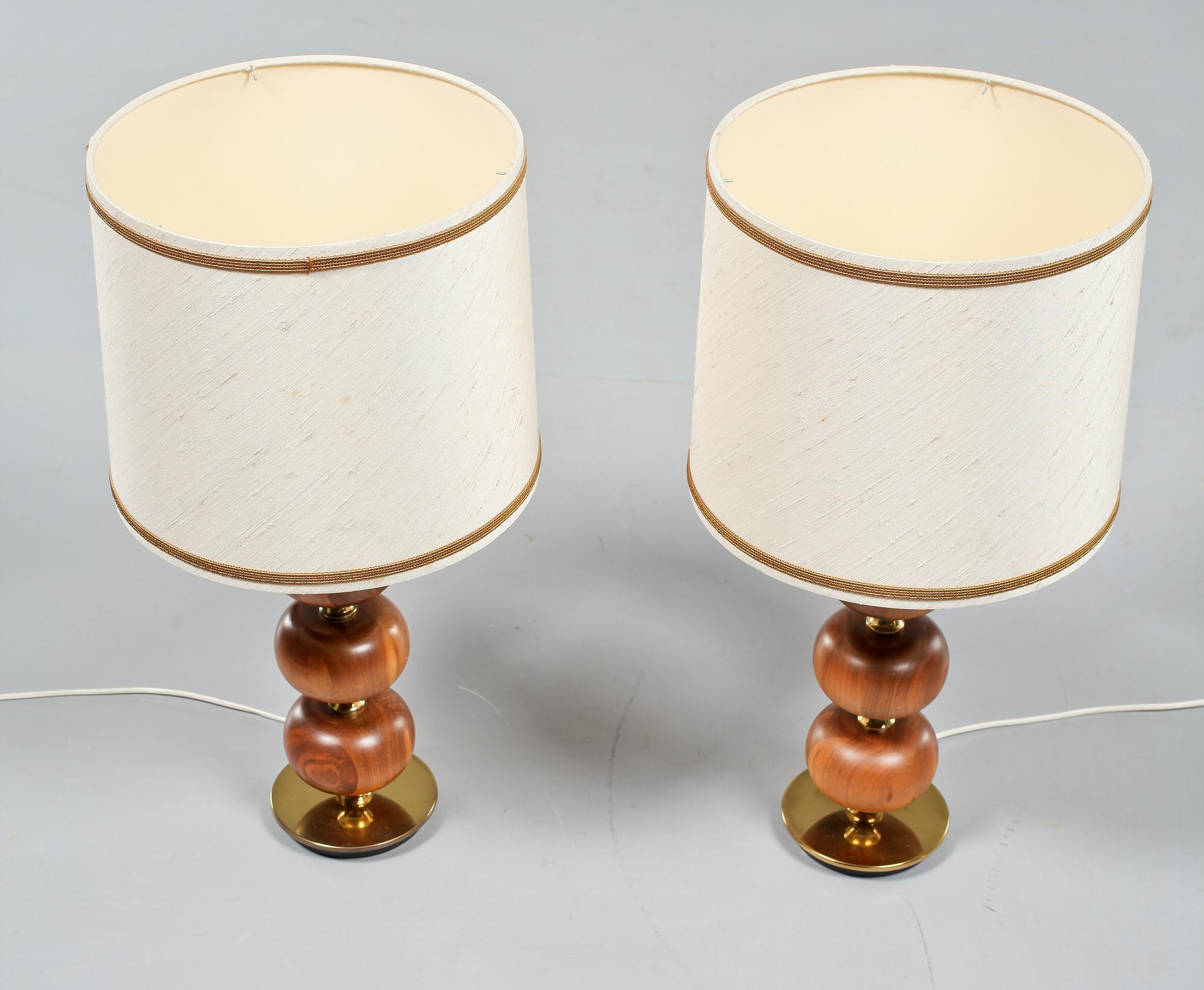 BORDSLAMPOR, ett par, AB Stilarmatur, Tranås, 1900-talets andra hälft.