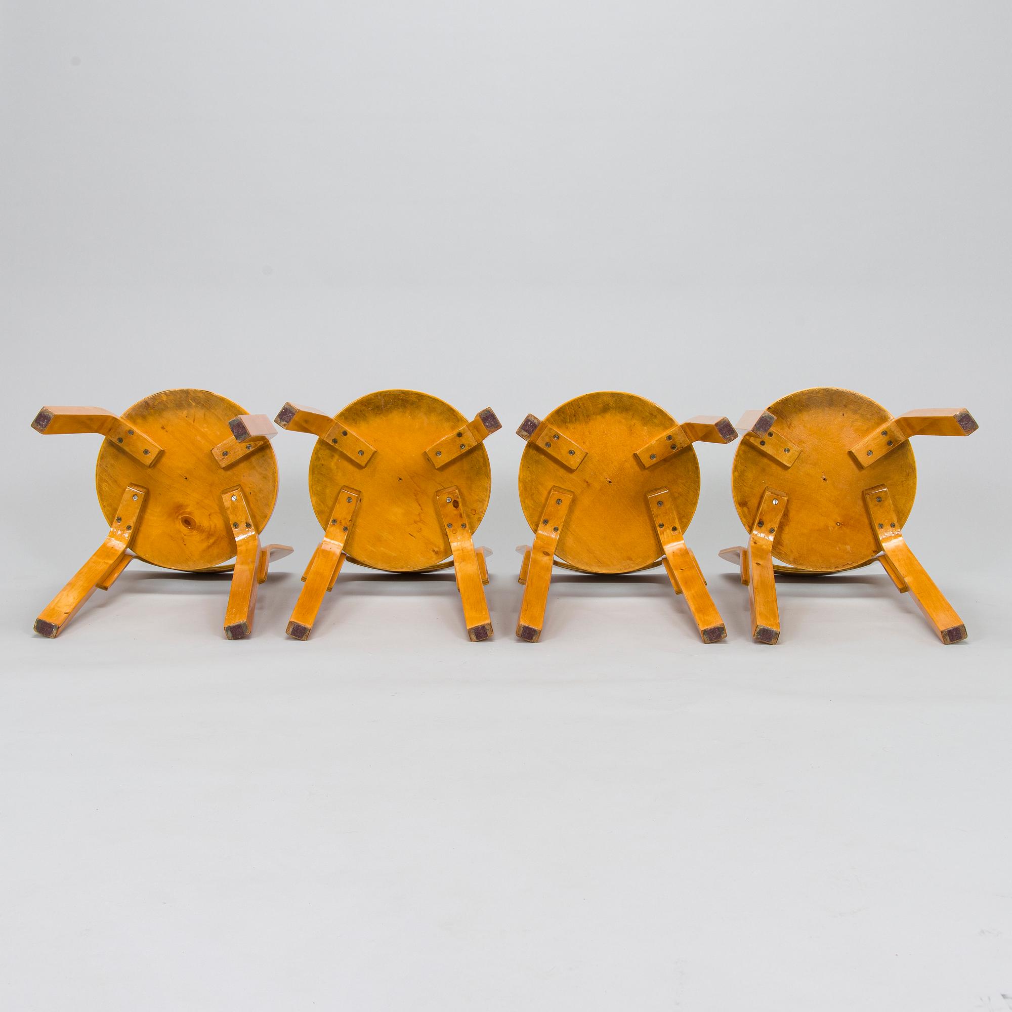 Alvar Aalto, A mid-20th century drop leaf table and chairs for O.Y. Huonekalu-ja Rakennustyötehdas A.B.