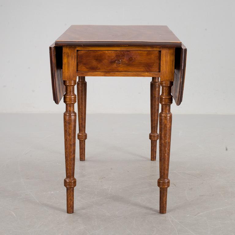 KLAFFBORD MED LÅDA, 1800-talets slut.