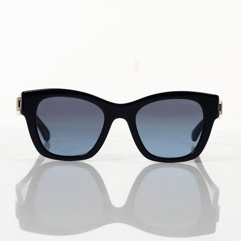 Chanel, solglasögon.