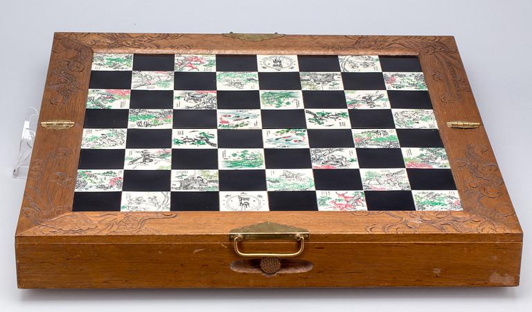 SCHACKBRÄDE med PJÄSER, Kina. 1900-talets mitt.