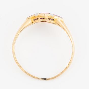Ring, 18K gold with red stones and rose-cut diamonds.