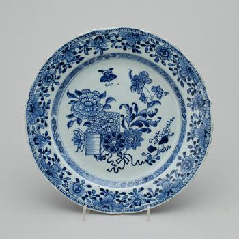 TALLRIKAR, 8 st, porslin, Kina, 1700-tal.