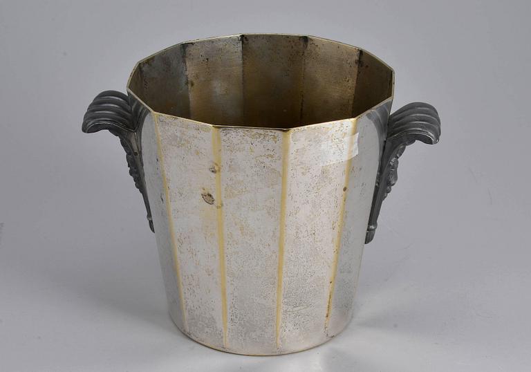CHAMPAGNEKYLARE, tenn samt förnicklad mässing, art deco. Mellaneuropa 1920/1930-tal.
