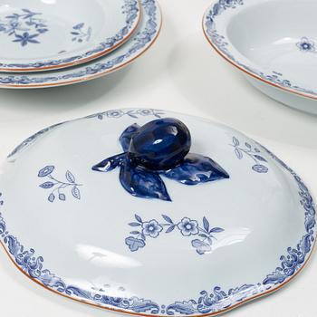 Rörstrand, a 124-piece 'Ostindia' service.