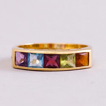 RING, 18K guld, sannolikt H. Stern, 5 stenar: citrin, ametist, topas, granat, peridot och en liten diamant.