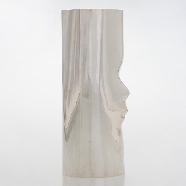 Pekka Piekäinen, maljakko, sterlinghopeaa, J.A. Tarkiainen, Helsinki 1988.