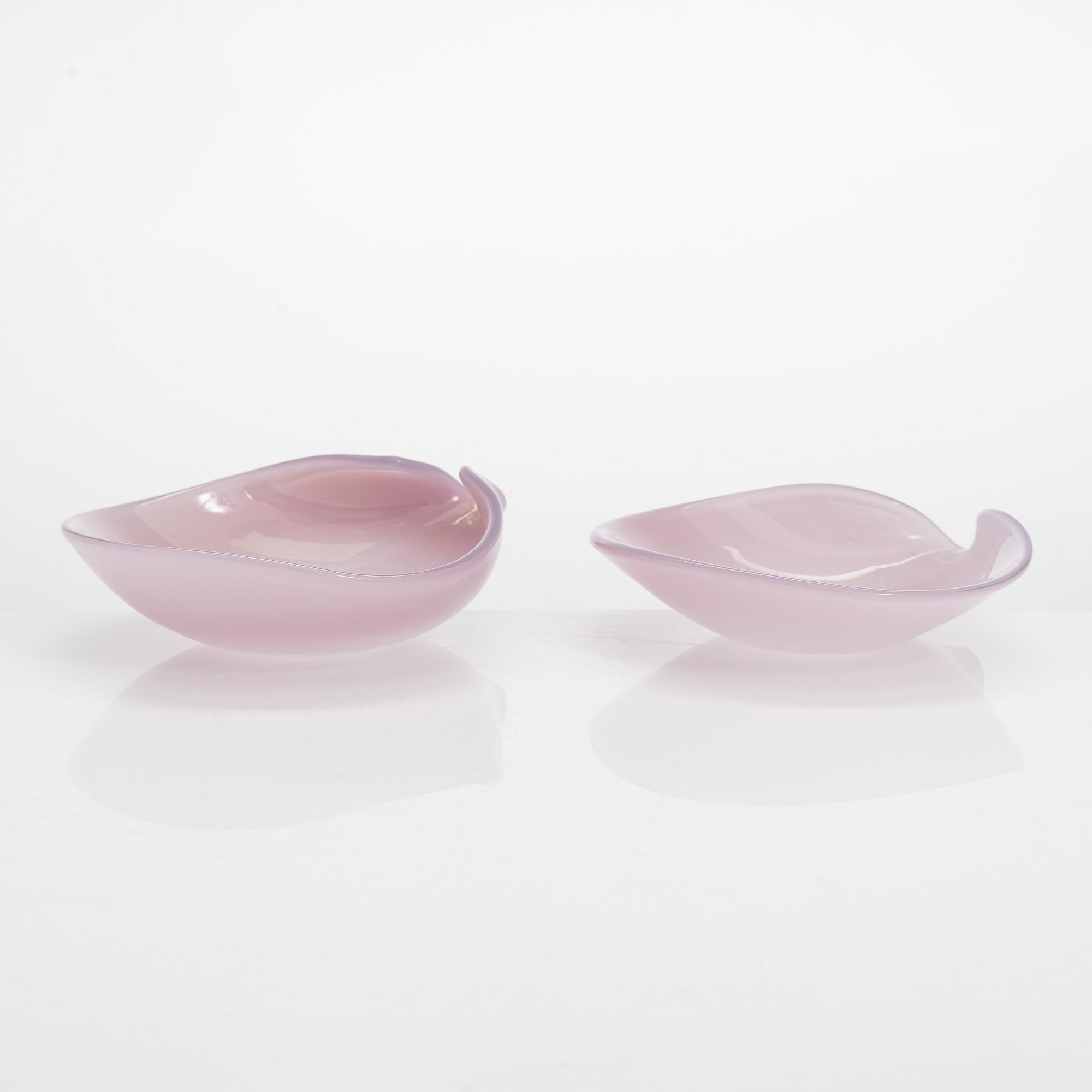 Kaj Franck, a set of five art glass bowls, model 3318, 'Näkinkenkä', signed K. Franck, Iittala.