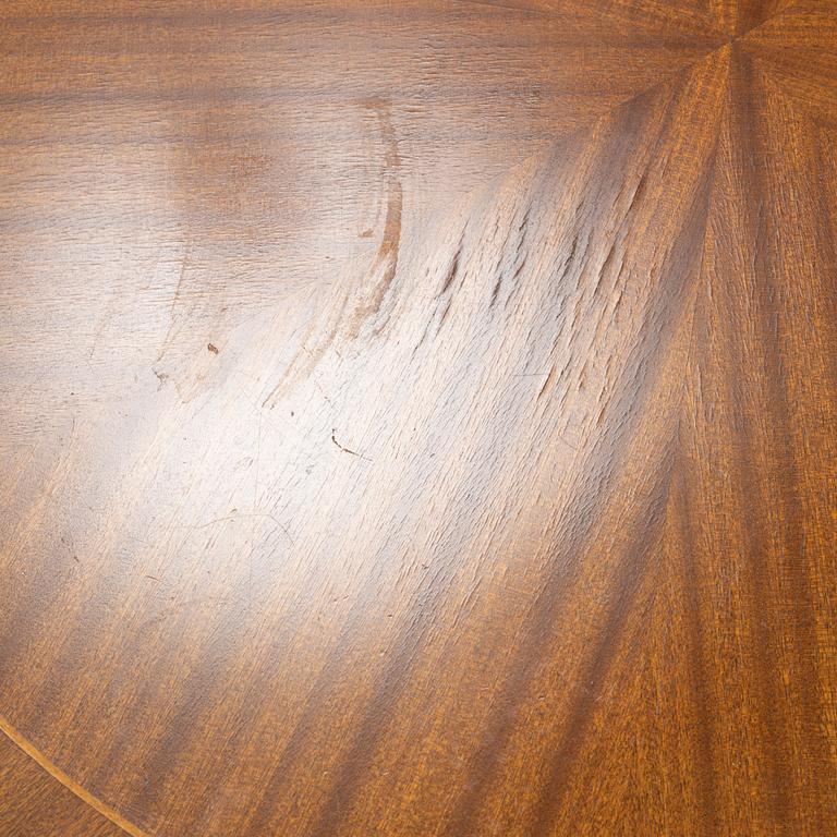 Svante Skogh, a mahogny veneered Swedish Modern coffee table, Förenades Möbler, Linköping, Sweden, 1940-tal.