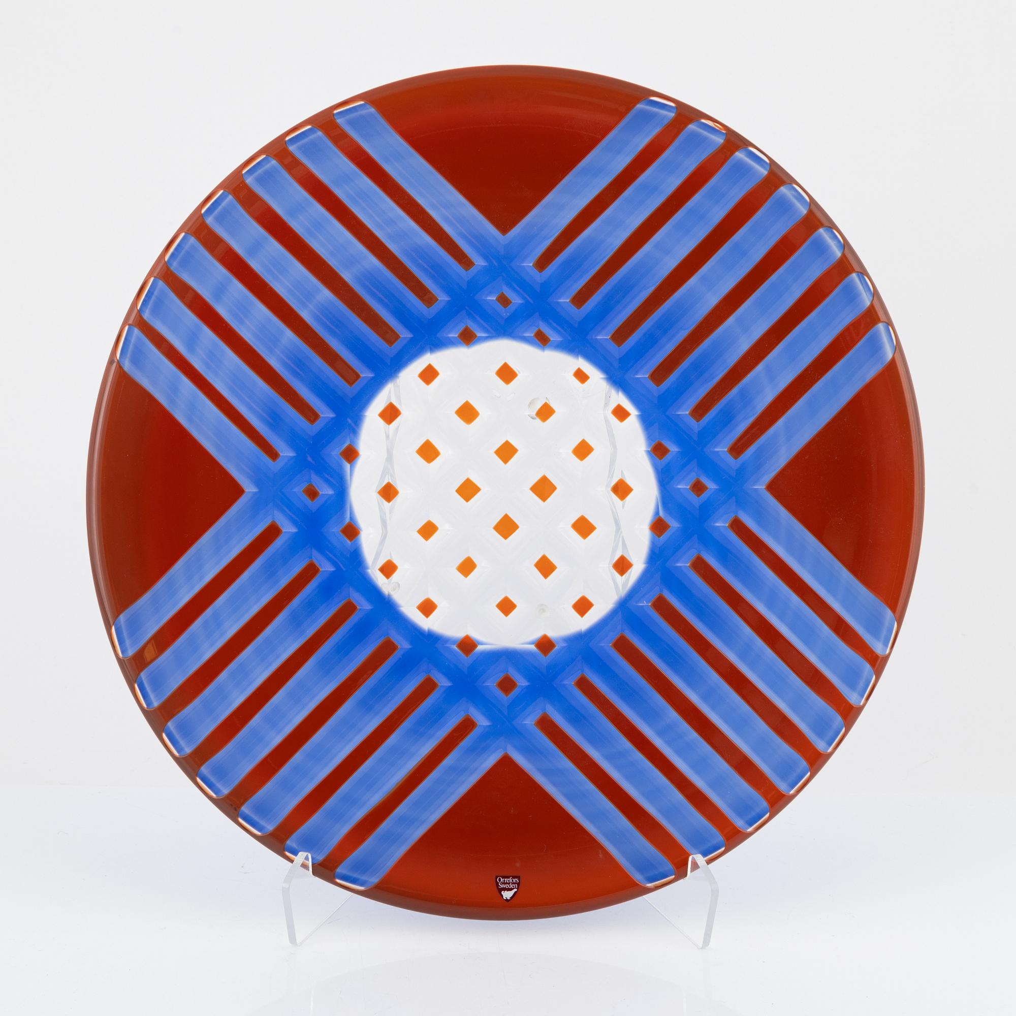 Matz Borgström, a dish, Orrefors Gallery, 1988.